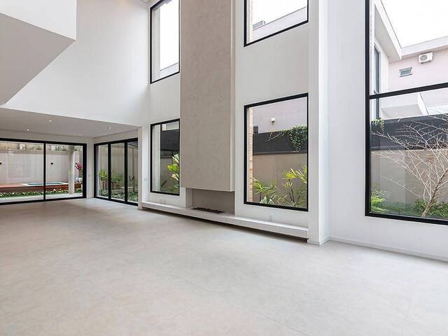 #14 - Casa para Venda em Santana de Parnaíba - SP
