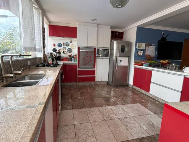 #28 - Casa para Venda em Santana de Parnaíba - SP